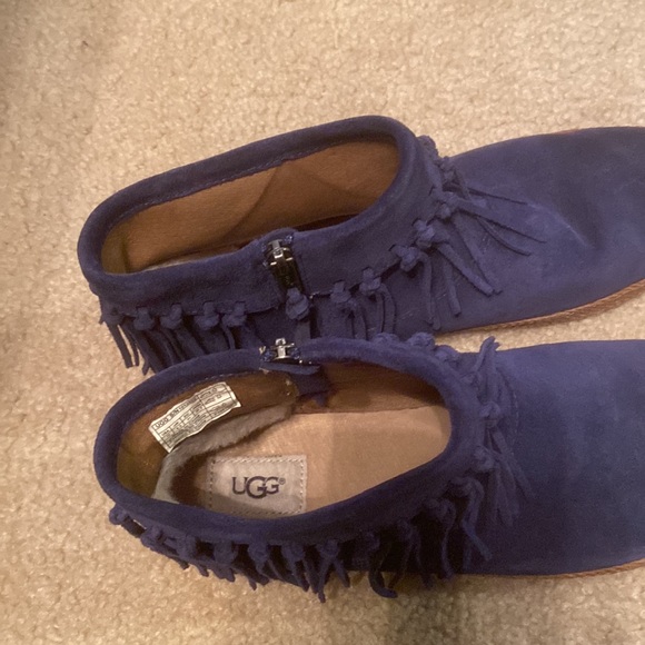 UGG BOOTS - Picture 4 of 6